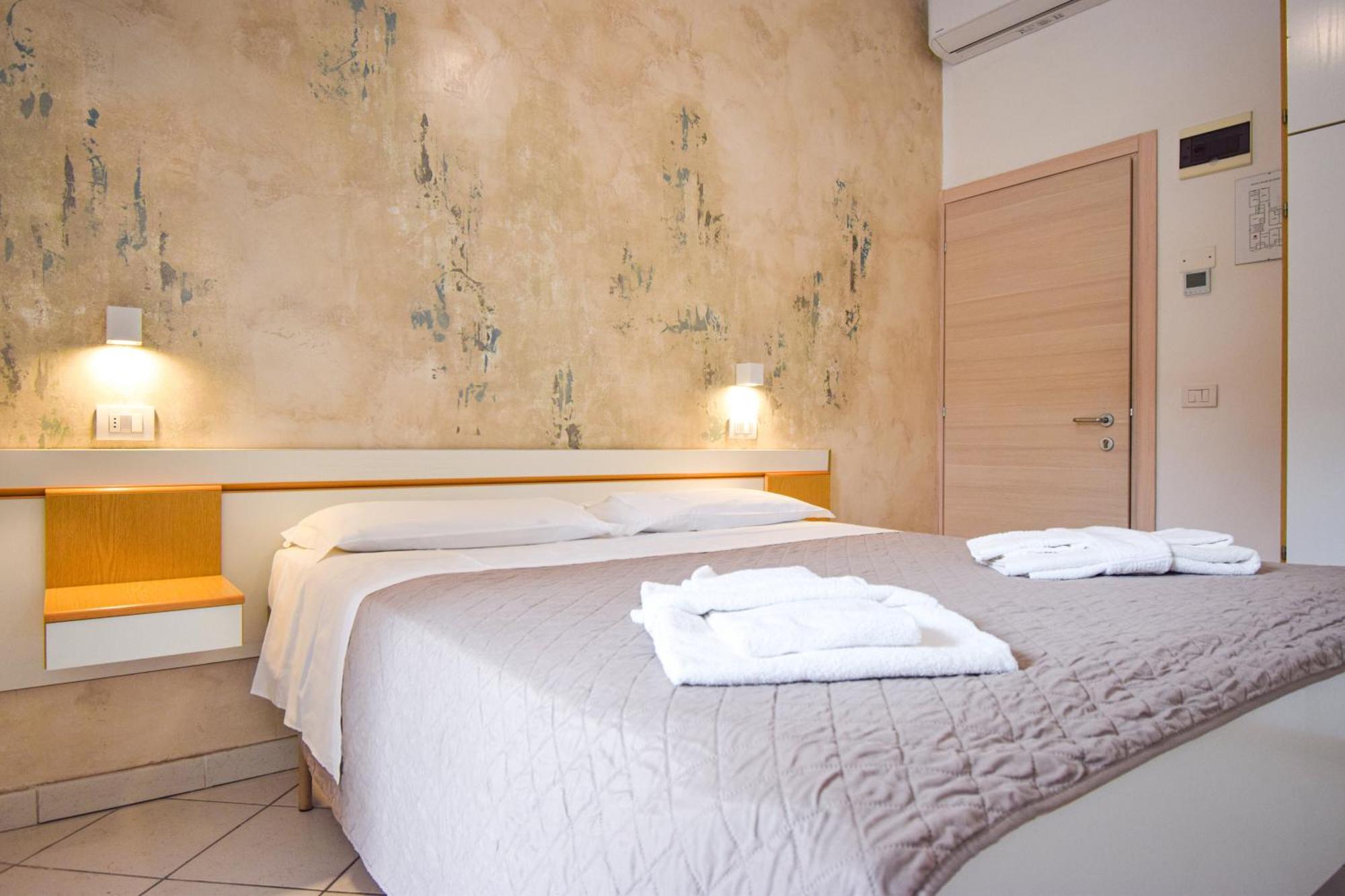 Hotel Giulio Cesare Cattolica Esterno foto
