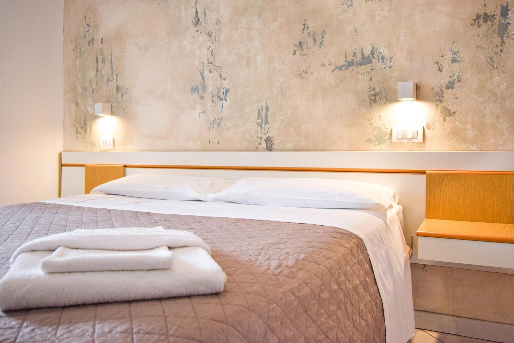 Hotel Giulio Cesare Cattolica Esterno foto